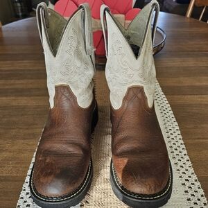 ARIAT WOMENS FATBABY ROUND TOE WESTERN BOOT SIZE 8B